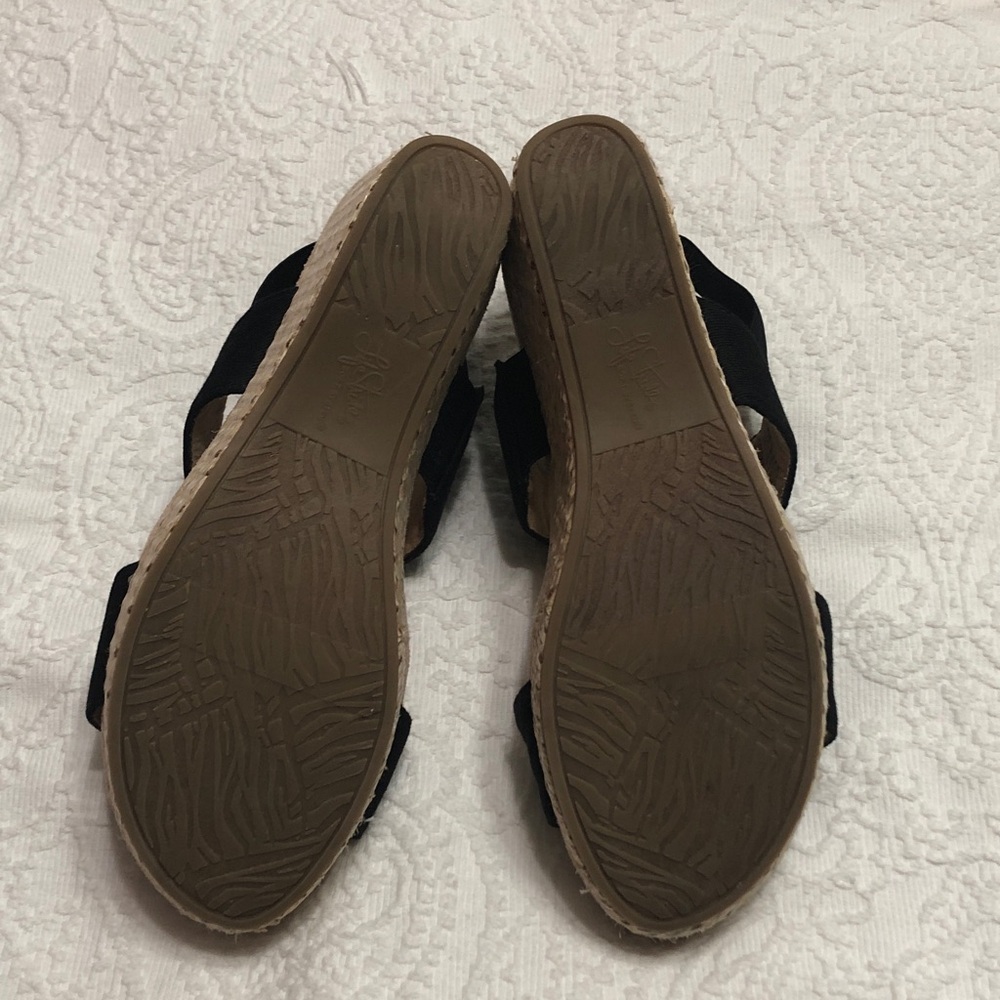 Life Stride Black Elastic Strap Wedge Sandals Size 8M - Picture 7 of 10